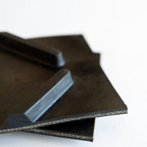 220- 1/8x1/16 Center V RC
